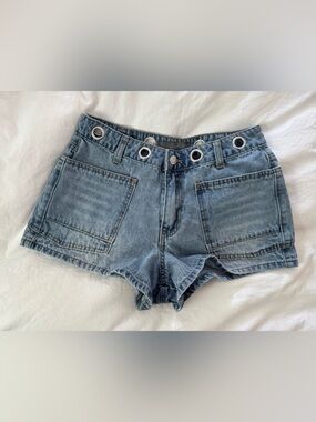 Cali1850 Grommet Short Shorts